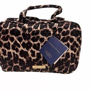 Adrienne Vittadini new with tags leopard print make up travel bag. 9x7.5x5